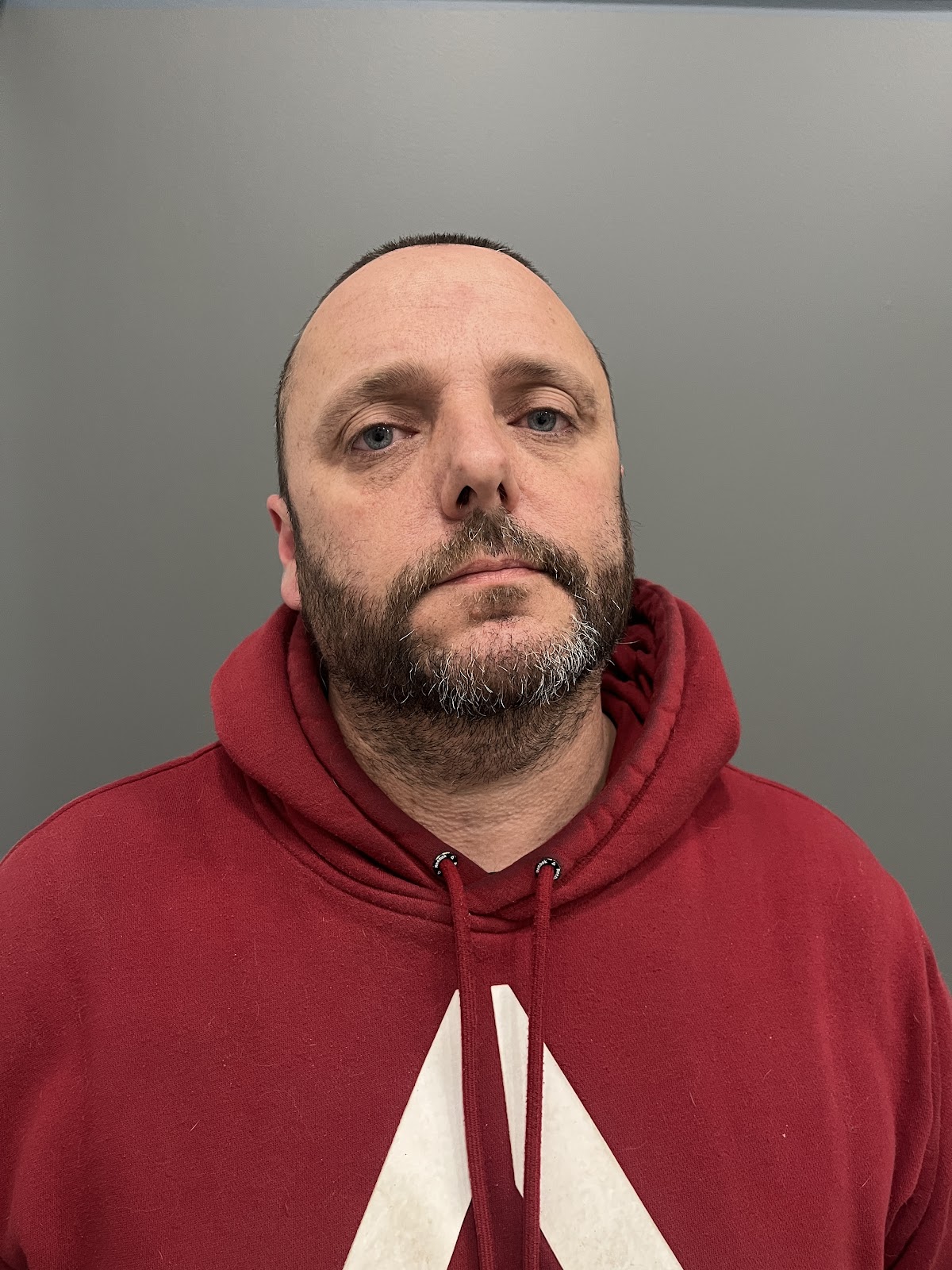 Waterbury man arrested for stalking and burglary in Duxbury, police say