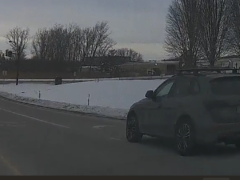 Vehicle involved in injury crash flees scene in St. Albans, police say