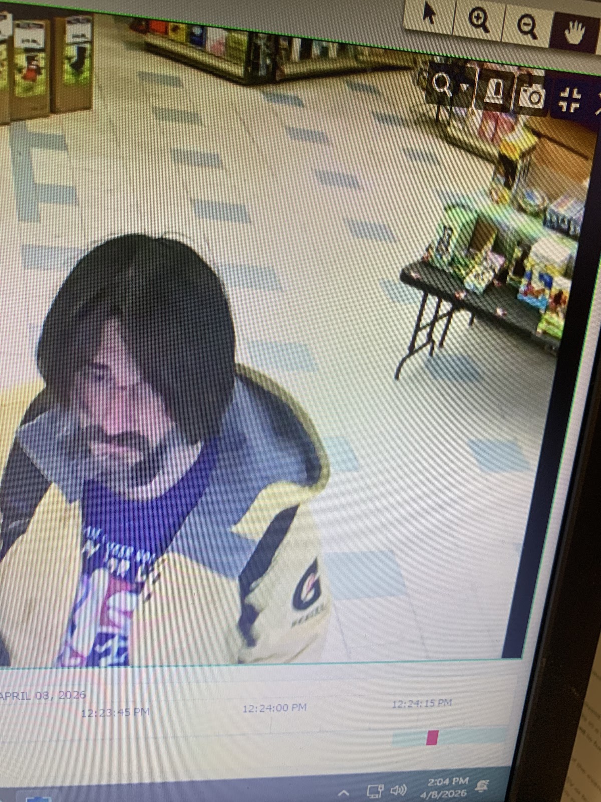 St. Johnsbury police seek suspects in retail theft at Kinney’s Drugs