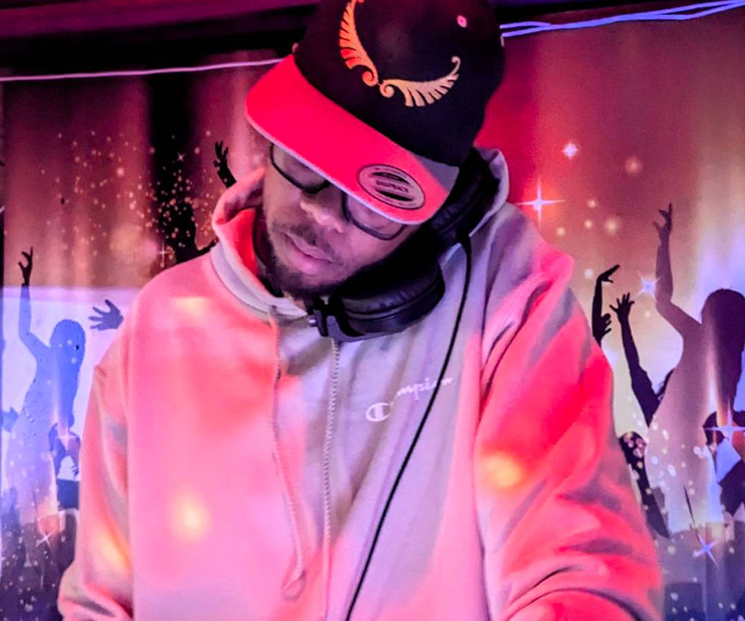 Splash Dance: DJ JP Black