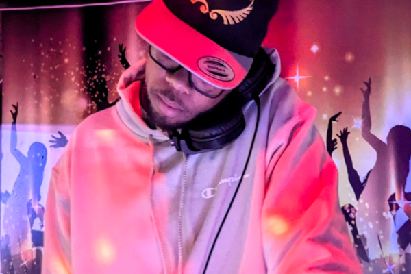 Splash Dance: DJ JP Black