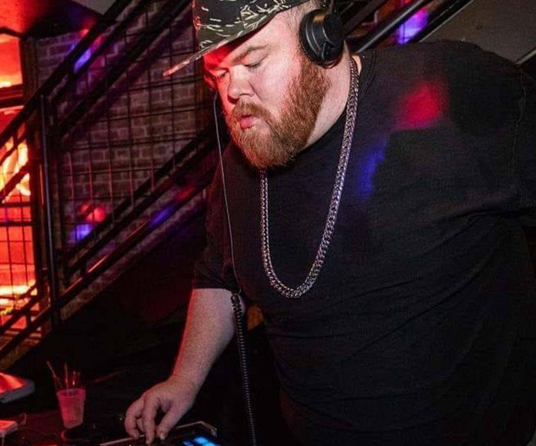 Splash Dance: DJ CRWD CNTL