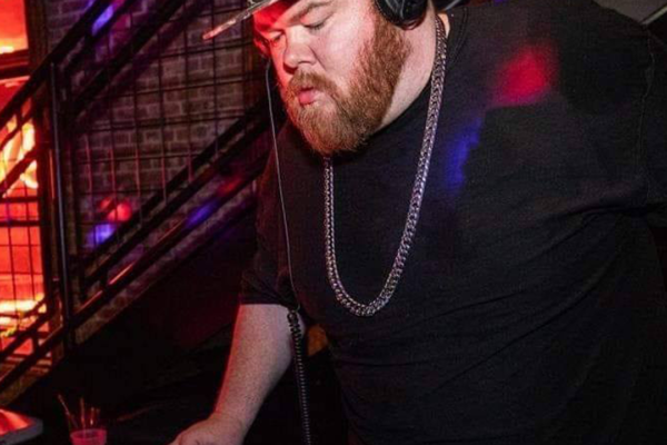 Splash Dance: DJ CRWD CNTL