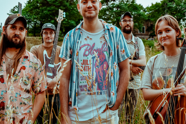 Summer Concert Series: MOMDAD