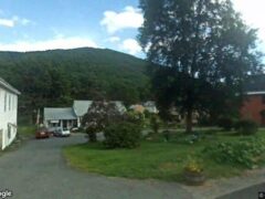 Street view of VT-5 in Dummerston